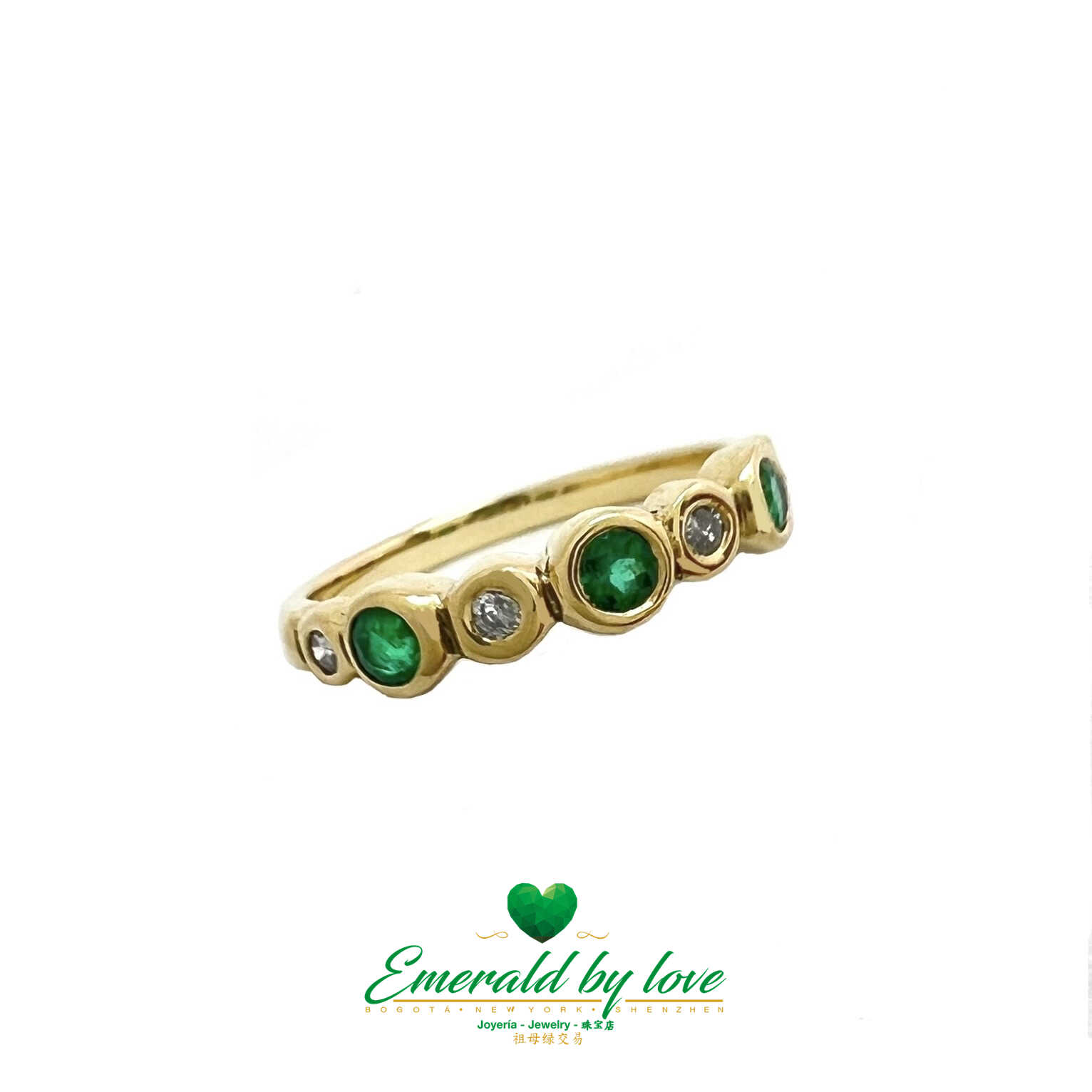 Colombian Emerald band Ring in 18k Yellow Gold Colombian Emerald band Ring in 18k Yellow Gold